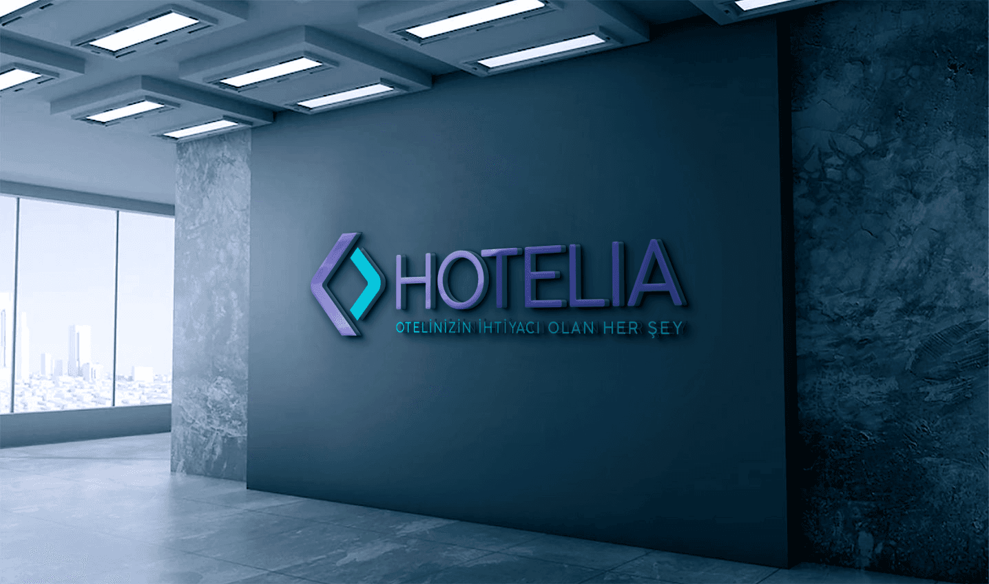 Hotelia logosu ofis duvarında